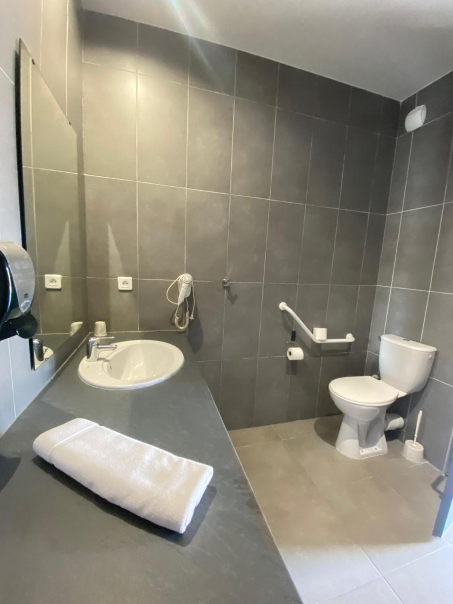 Douce France Hotel Cuxac-dʼAude Екстериор снимка
