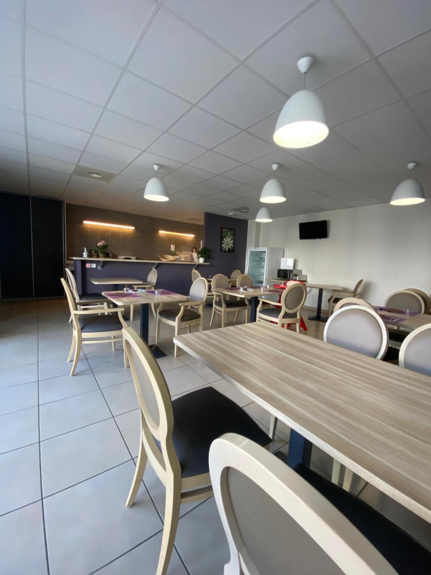 Douce France Hotel Cuxac-dʼAude Екстериор снимка
